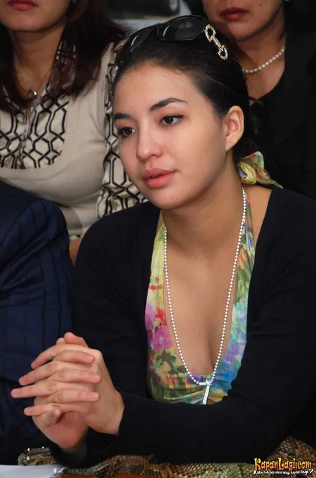 Foto Manohara Odelia Pinot