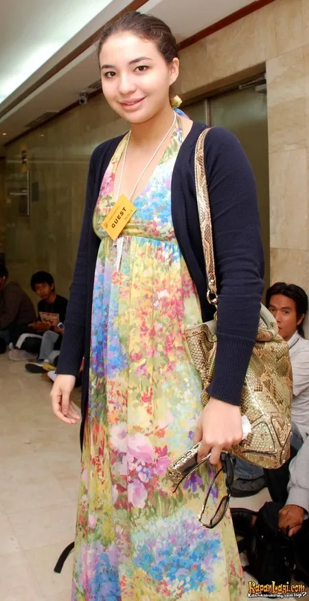 Foto Manohara Odelia Pinot