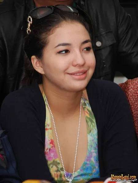 Foto Manohara Odelia Pinot