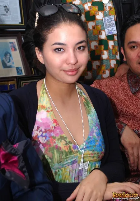 Foto Manohara Odelia Pinot