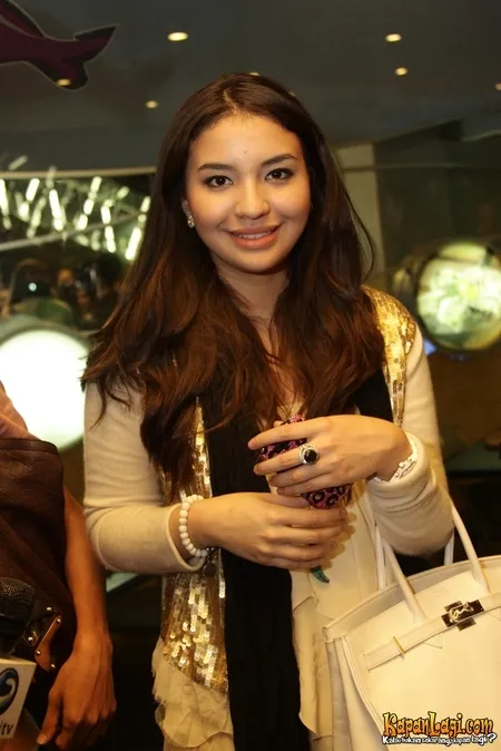 Foto Manohara Odelia Pinot