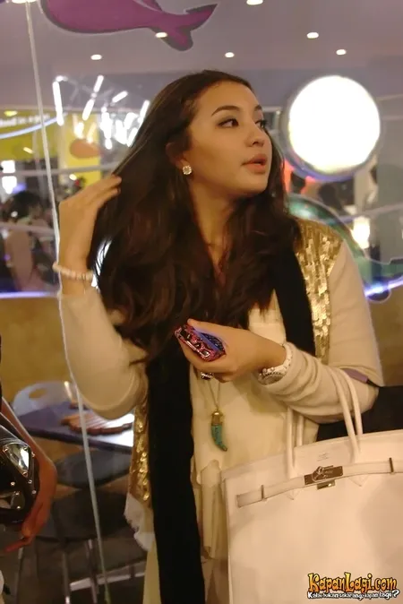 Foto Manohara Odelia Pinot