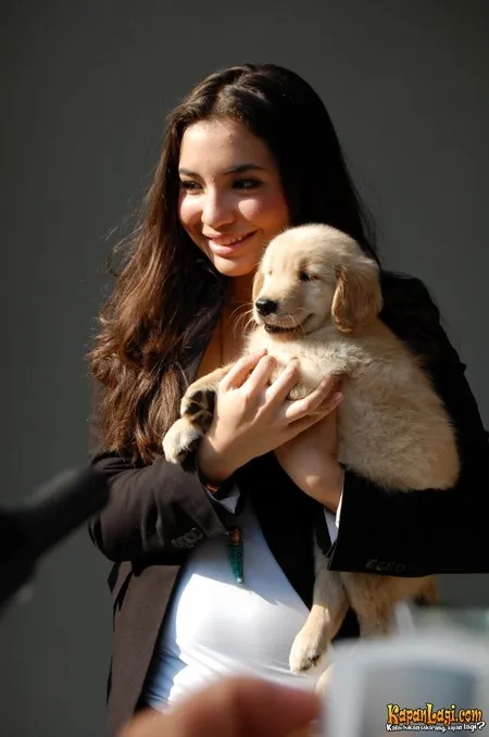 Foto Manohara Odelia Pinot