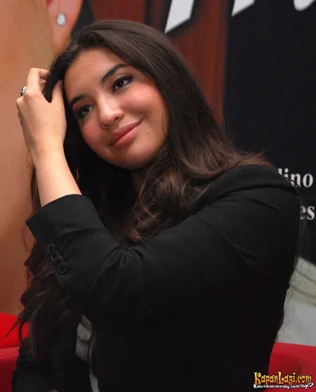 Foto Manohara Odelia Pinot