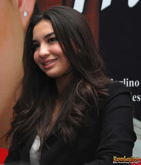 Foto Manohara Odelia Pinot