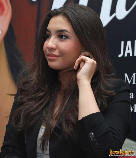 Foto Manohara Odelia Pinot