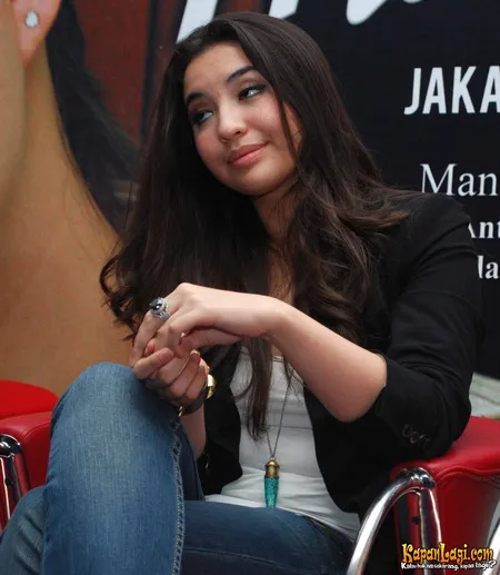 Foto Manohara Odelia Pinot