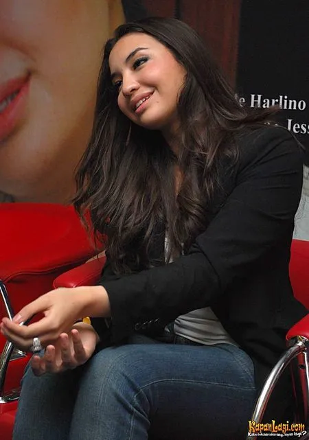 Foto Manohara Odelia Pinot