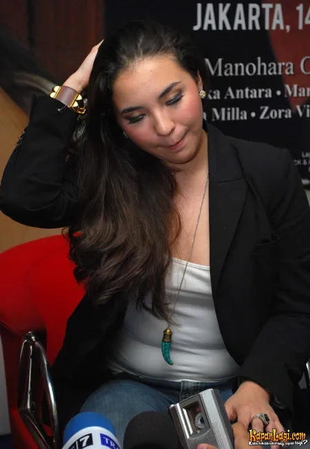 Foto Manohara Odelia Pinot