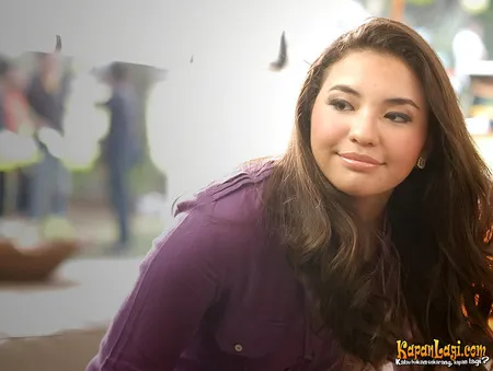 Foto Manohara Odelia Pinot