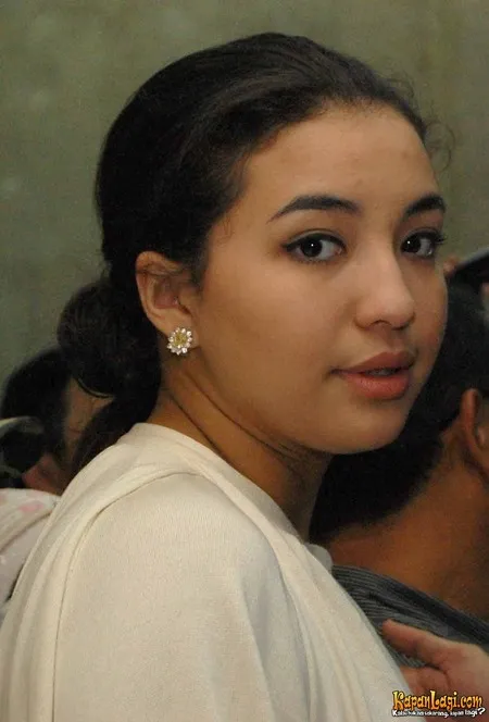 Foto Manohara Odelia Pinot