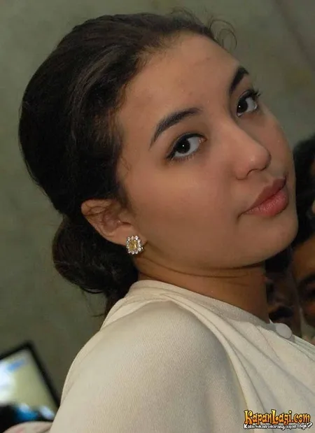 Foto Manohara Odelia Pinot