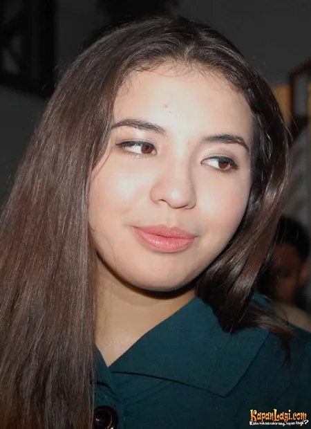 Foto Manohara Odelia Pinot