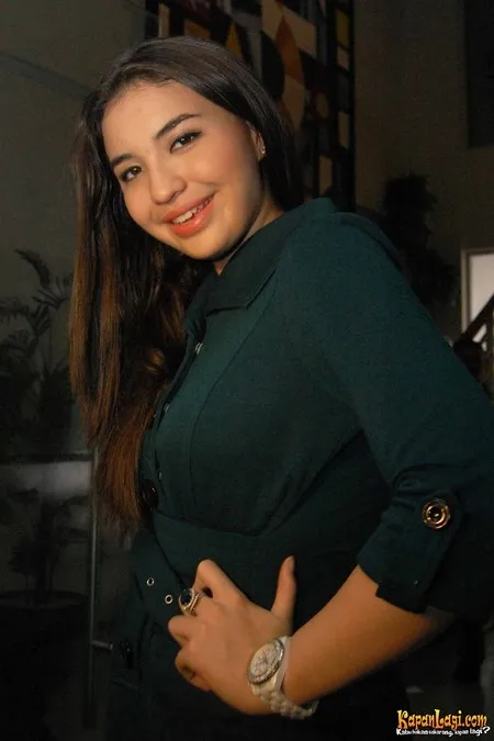 Foto Manohara Odelia Pinot