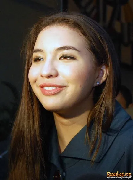 Foto Manohara Odelia Pinot