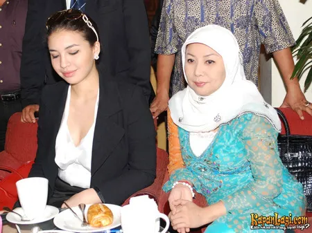 Foto Manohara Odelia Pinot