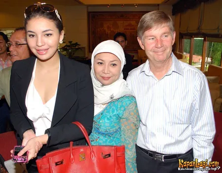 Foto Manohara Odelia Pinot