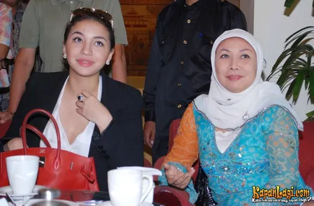 Foto Manohara Odelia Pinot