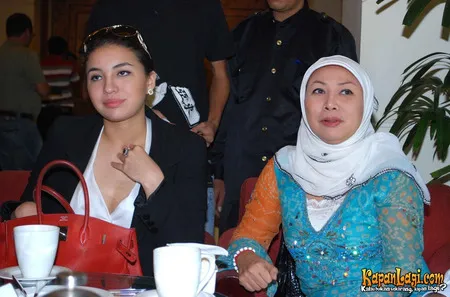 Foto Manohara Odelia Pinot