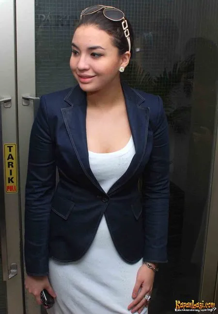 Foto Manohara Odelia Pinot