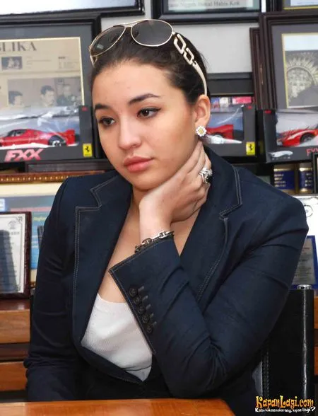 Foto Manohara Odelia Pinot