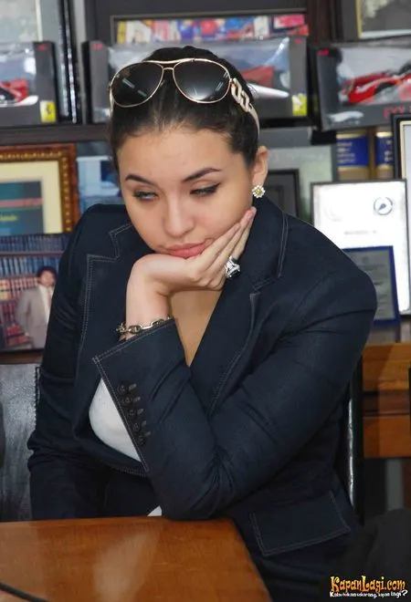 Foto Manohara Odelia Pinot