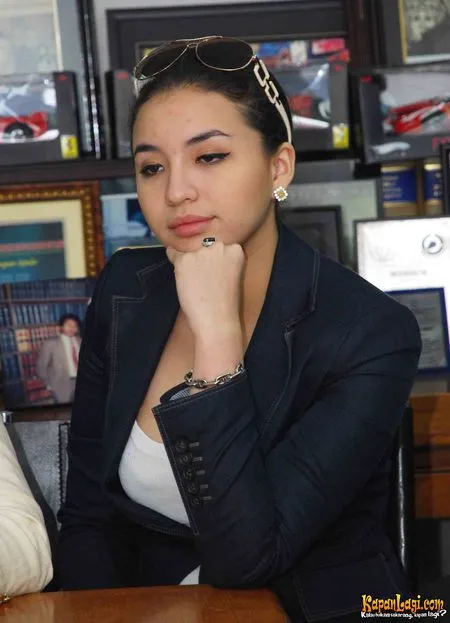 Foto Manohara Odelia Pinot