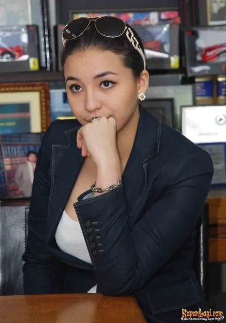 Foto Manohara Odelia Pinot