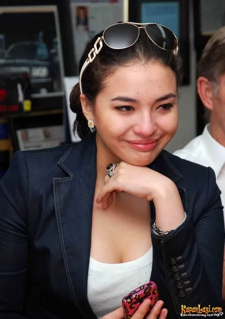 Foto Manohara Odelia Pinot