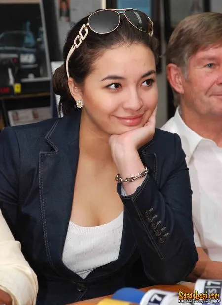 Foto Manohara Odelia Pinot