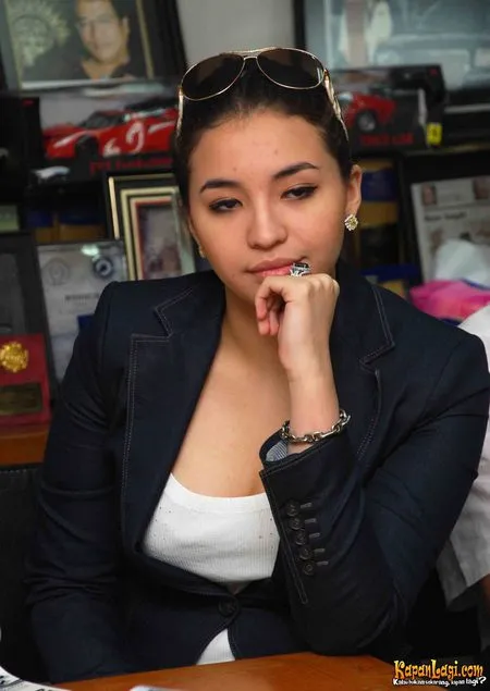 Foto Manohara Odelia Pinot