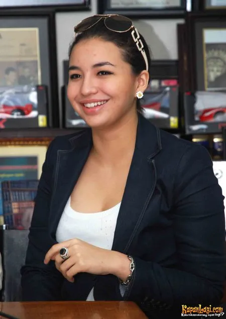 Foto Manohara Odelia Pinot