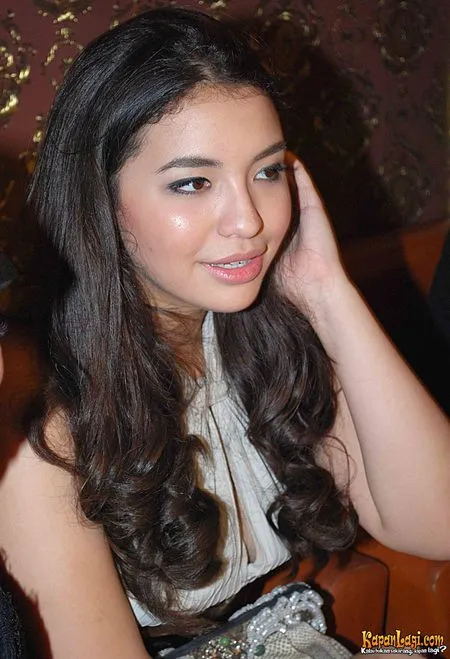 Foto Manohara Odelia Pinot