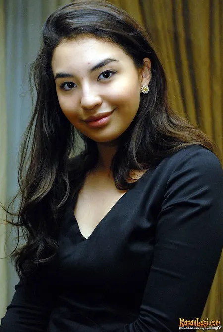 Foto Manohara Odelia Pinot