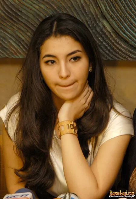 Foto Manohara Odelia Pinot