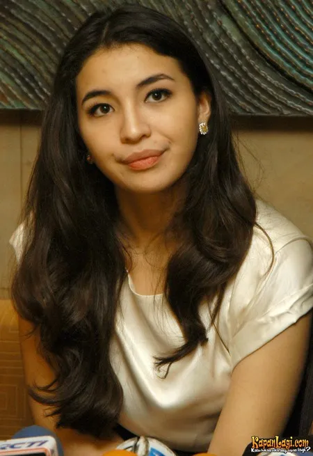 Foto Manohara Odelia Pinot