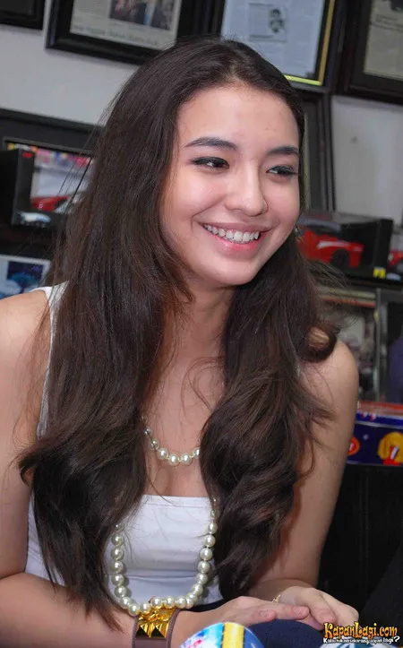 Foto Manohara Odelia Pinot