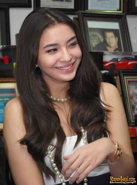 Foto Manohara Odelia Pinot