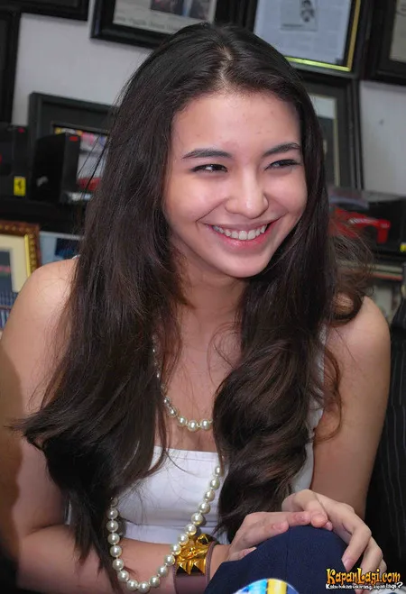 Foto Manohara Odelia Pinot