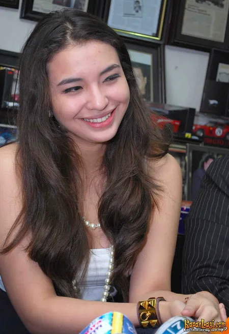 Foto Manohara Odelia Pinot