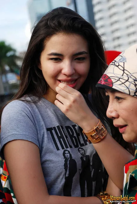 Foto Manohara Odelia Pinot