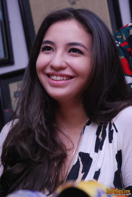 Foto Manohara Odelia Pinot