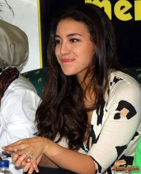 Foto Manohara Odelia Pinot