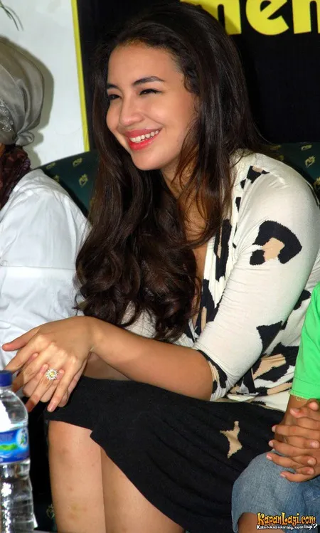 Foto Manohara Odelia Pinot