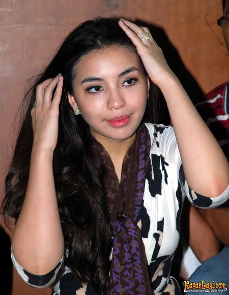 Foto Manohara Odelia Pinot