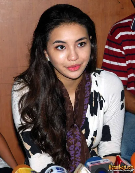 Foto Manohara Odelia Pinot