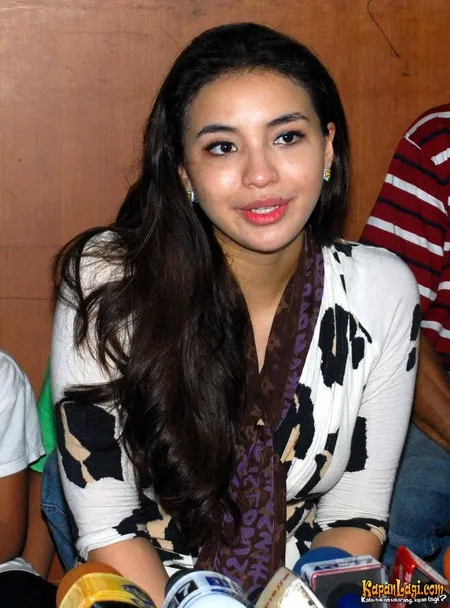 Foto Manohara Odelia Pinot