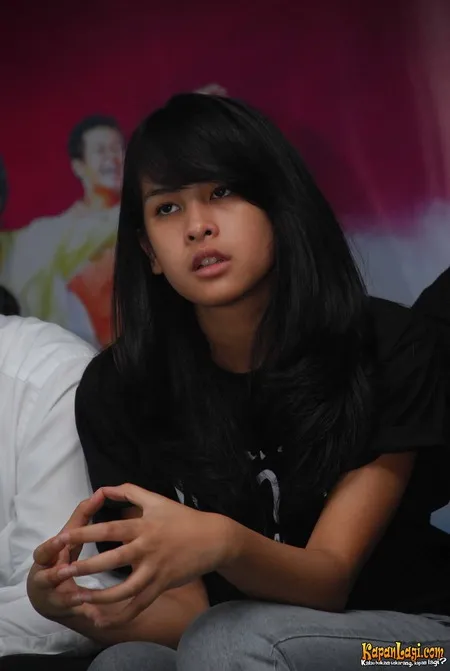 Foto Maudy Ayunda