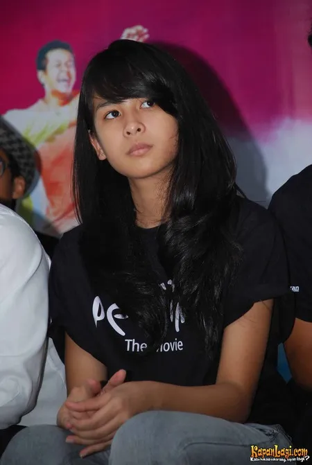 Foto Maudy Ayunda