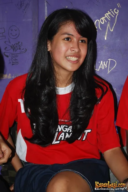 Foto Maudy Ayunda
